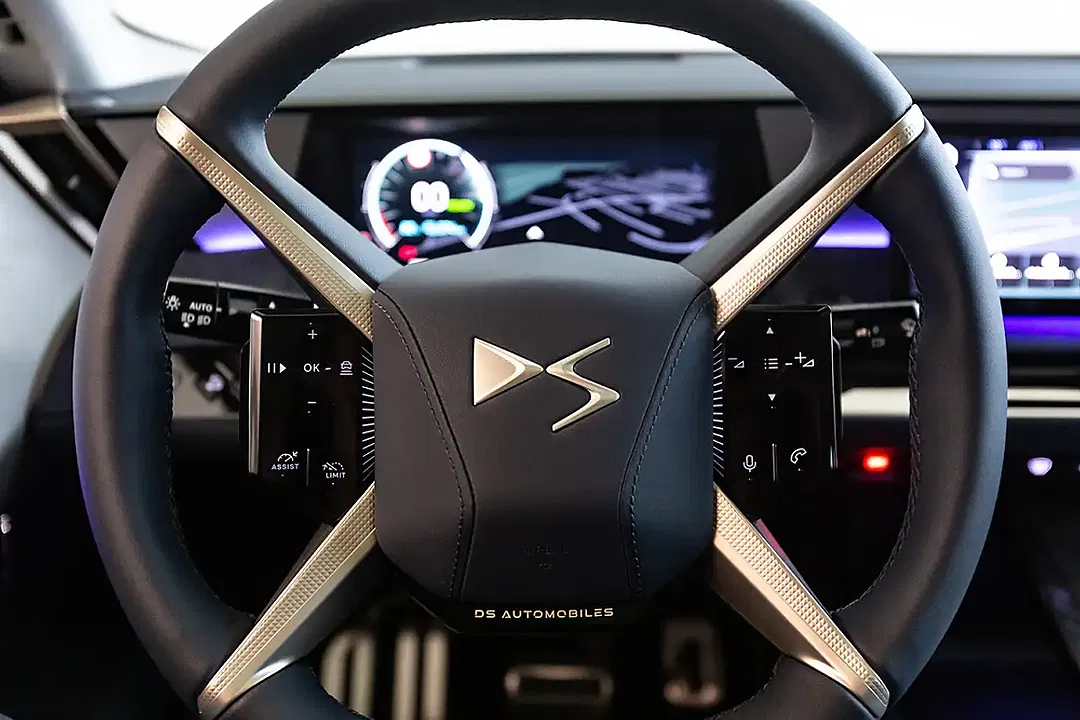 DS Automobiles N°8 - Thumbnail 7