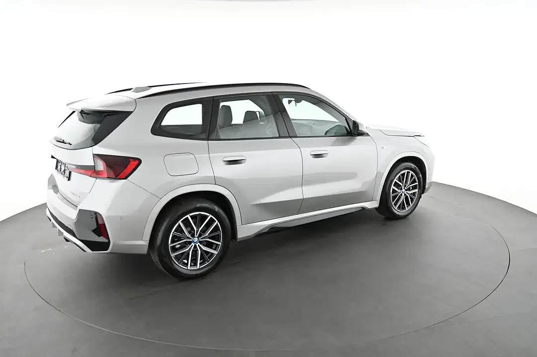 BMW X1 AUT xDrive M Sport - Thumbnail 4