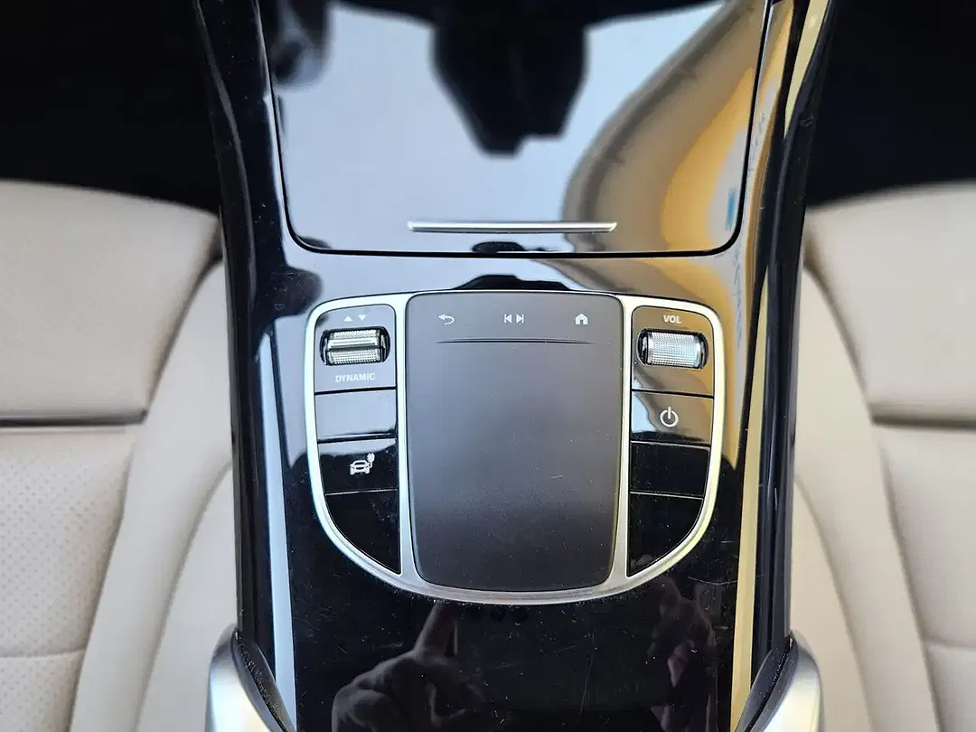 Mercedes-Benz EQC 400 4MATIC - Thumbnail 20