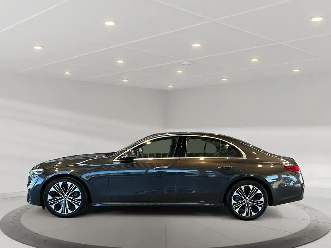 Mercedes-Benz E 220 MBUX Avantgarde - Thumbnail 3