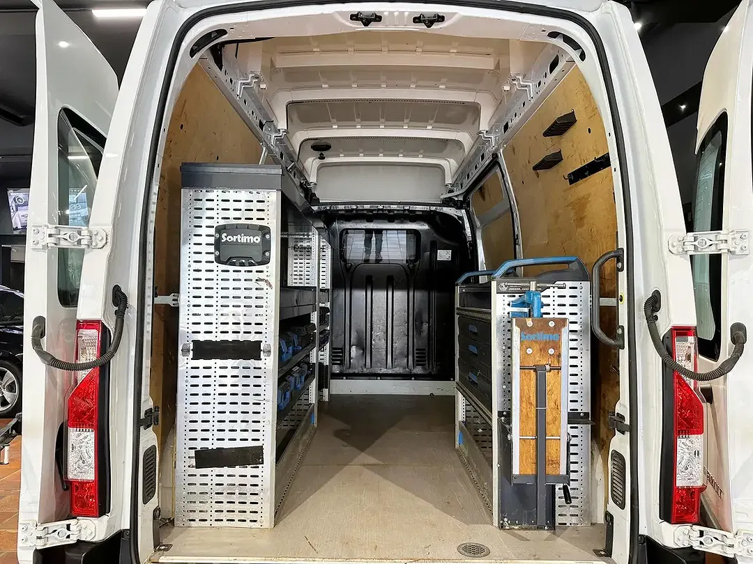 Renault Master 5t L2H3 - Thumbnail 4