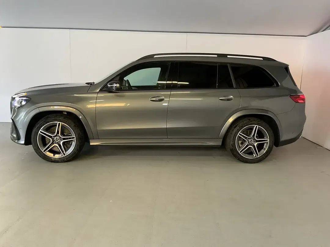 Mercedes-Benz GLS 450 4MATIC AMG Line - Thumbnail 2