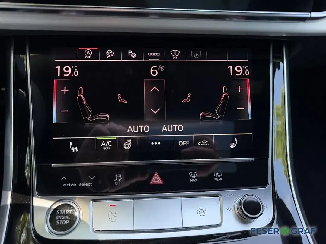 Audi Q8 quattro Matrix LED S line - Thumbnail 11
