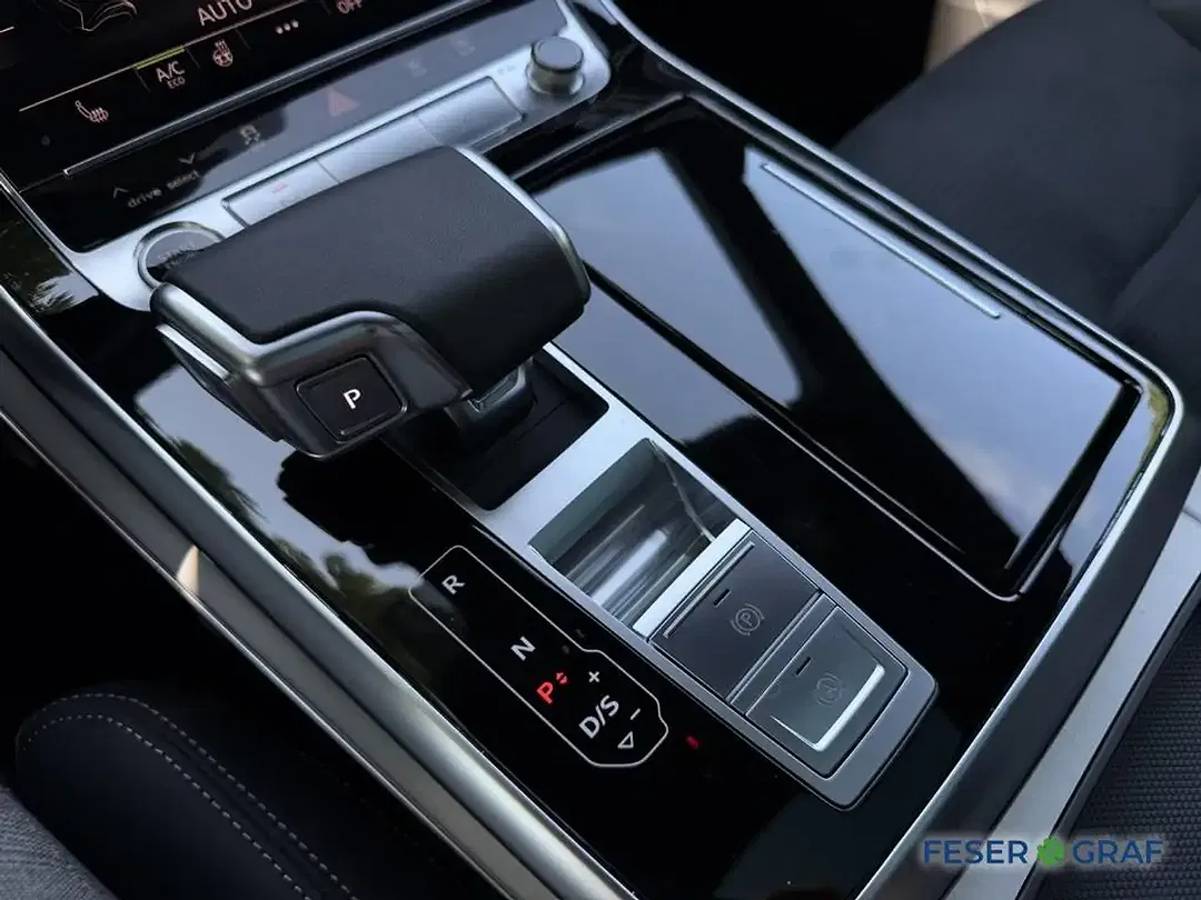 Audi Q8 quattro Matrix LED S line - Thumbnail 12
