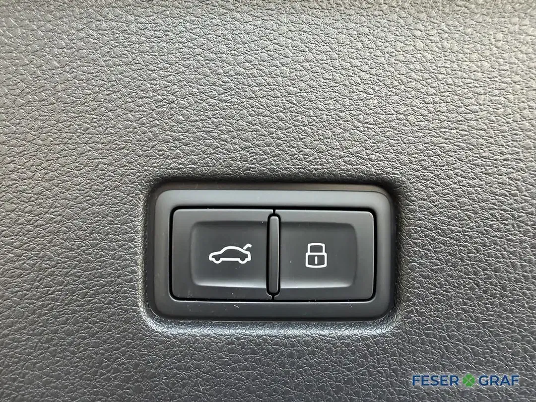 Audi Q8 quattro Matrix LED S line - Thumbnail 5