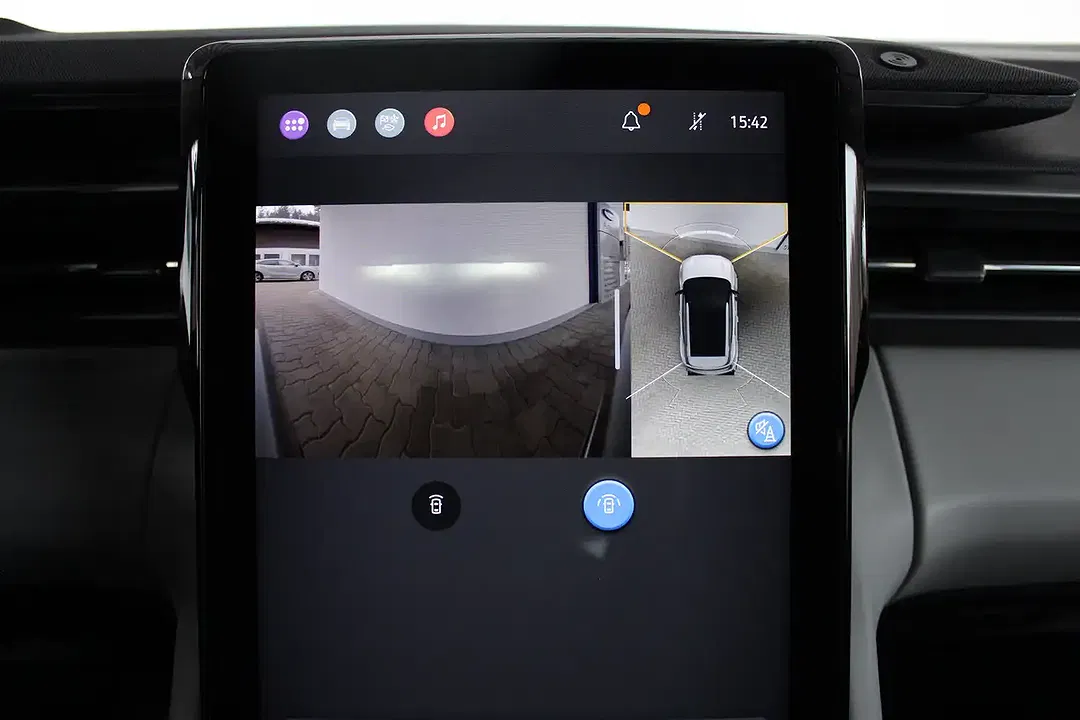 Ford Explorer 4x4 - Thumbnail 10