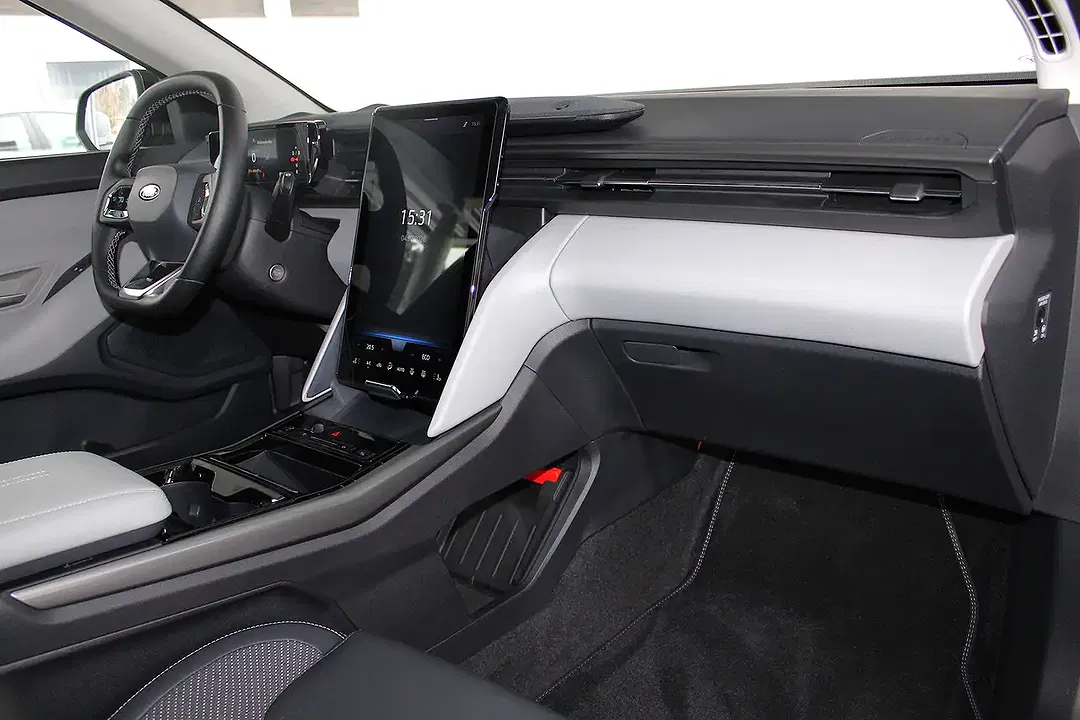 Ford Explorer 4x4 - Thumbnail 4