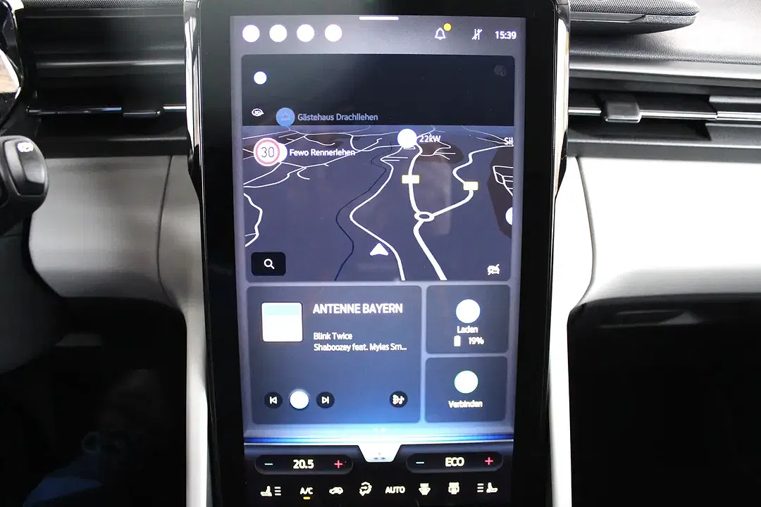 Ford Explorer 4x4 - Thumbnail 9