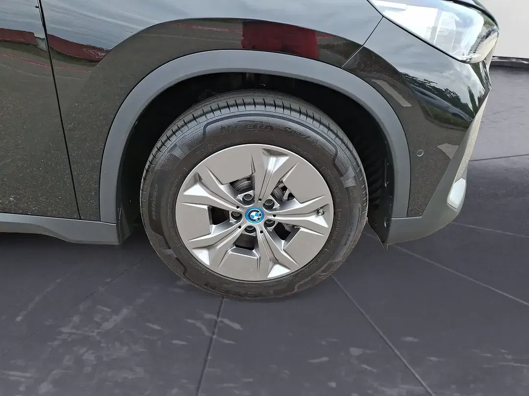 BMW iX1 xDrive - Thumbnail 7