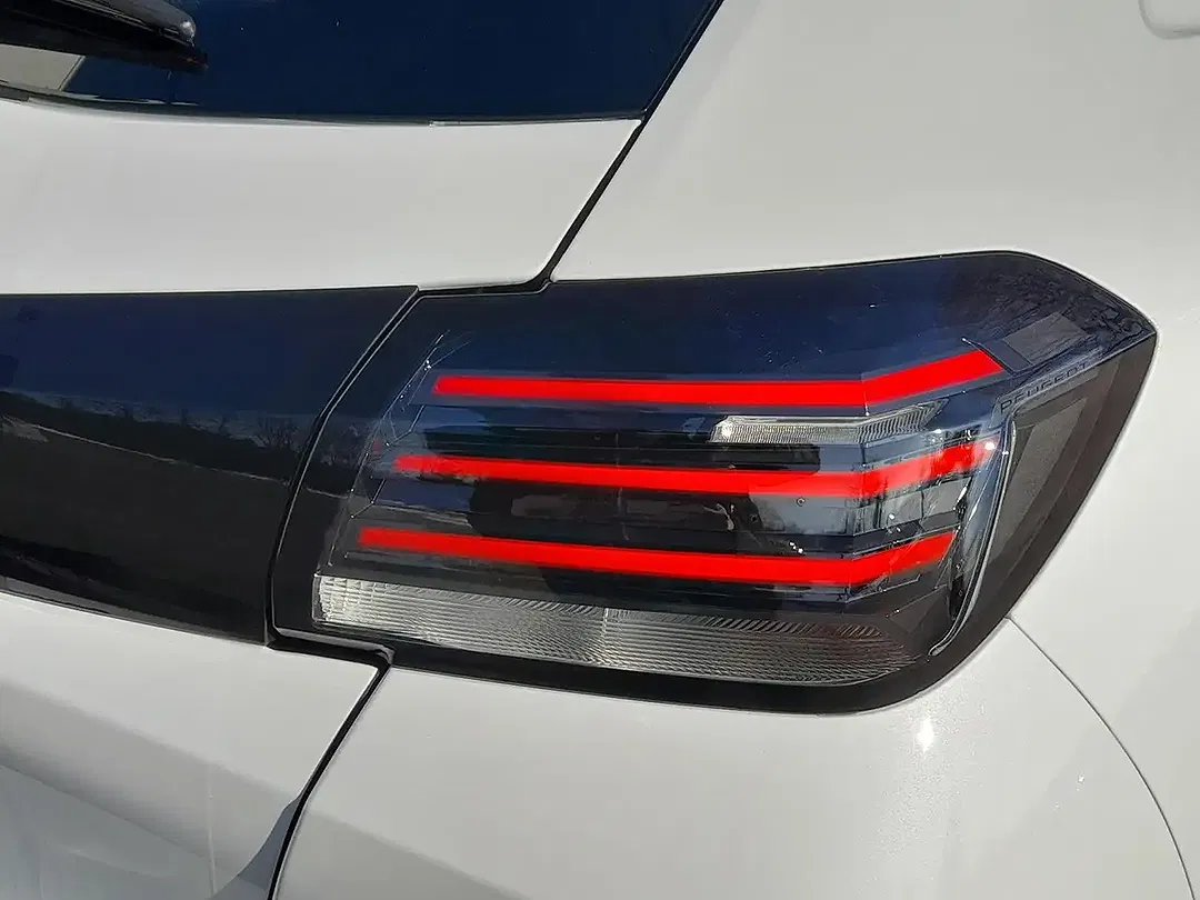 Peugeot 208 Style - Thumbnail 9