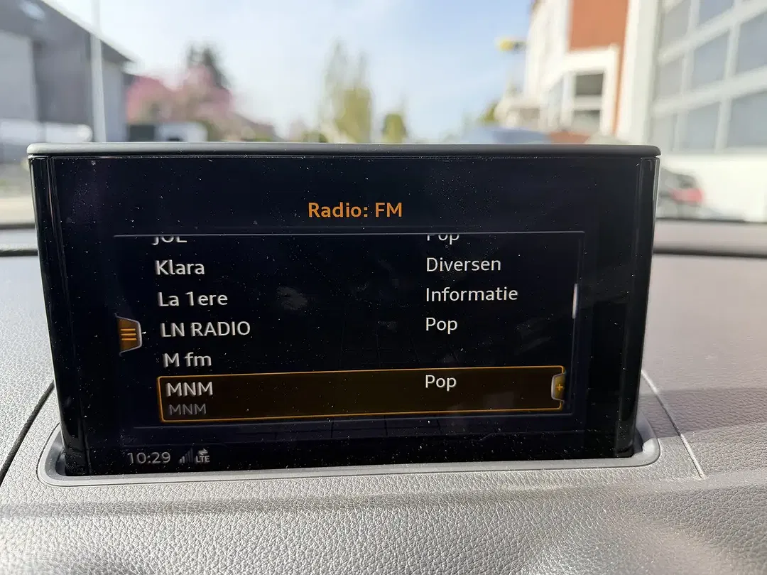 Audi A3 30 TFSI Sportback - Thumbnail 10