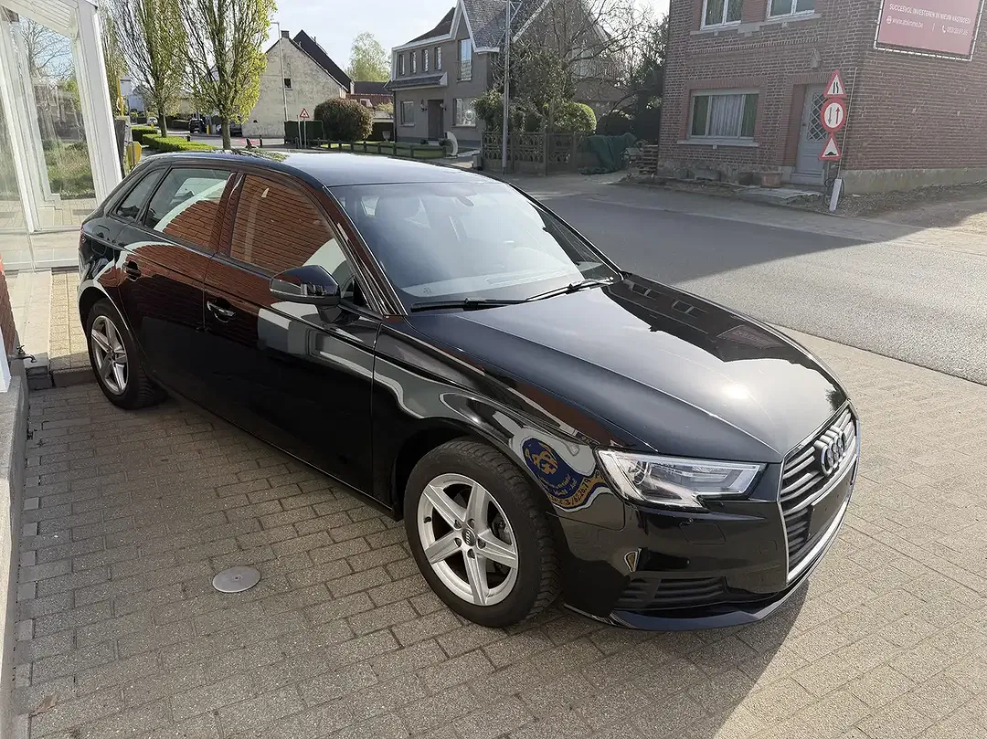 Audi A3 30 TFSI Sportback - foto 2