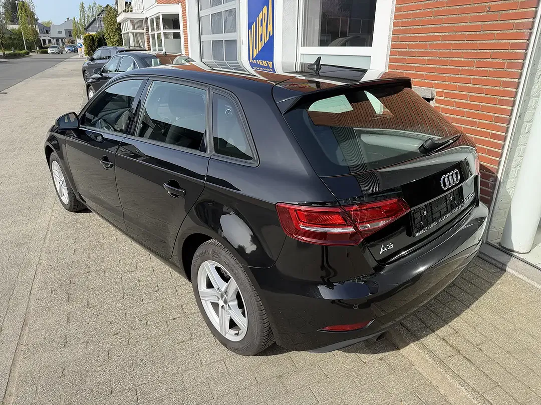 Audi A3 30 TFSI Sportback - Thumbnail 4