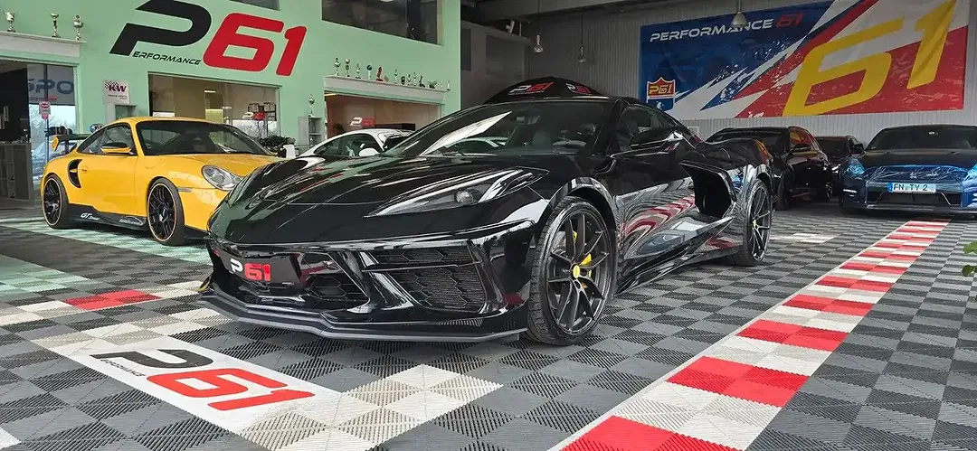 Corvette C8 - Thumbnail 3