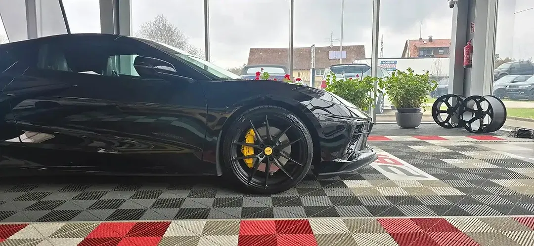 Corvette C8 - Thumbnail 5