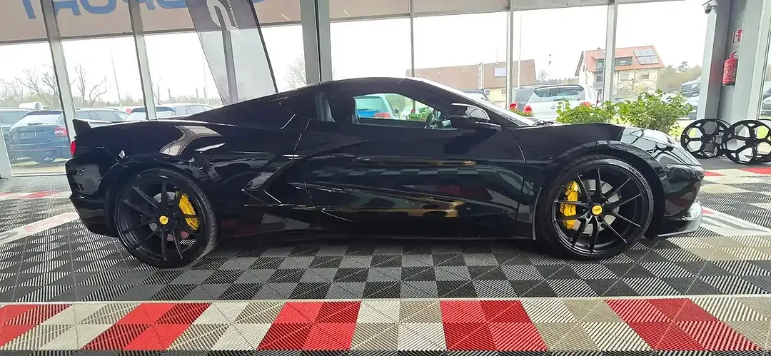 Corvette C8 - Thumbnail 7