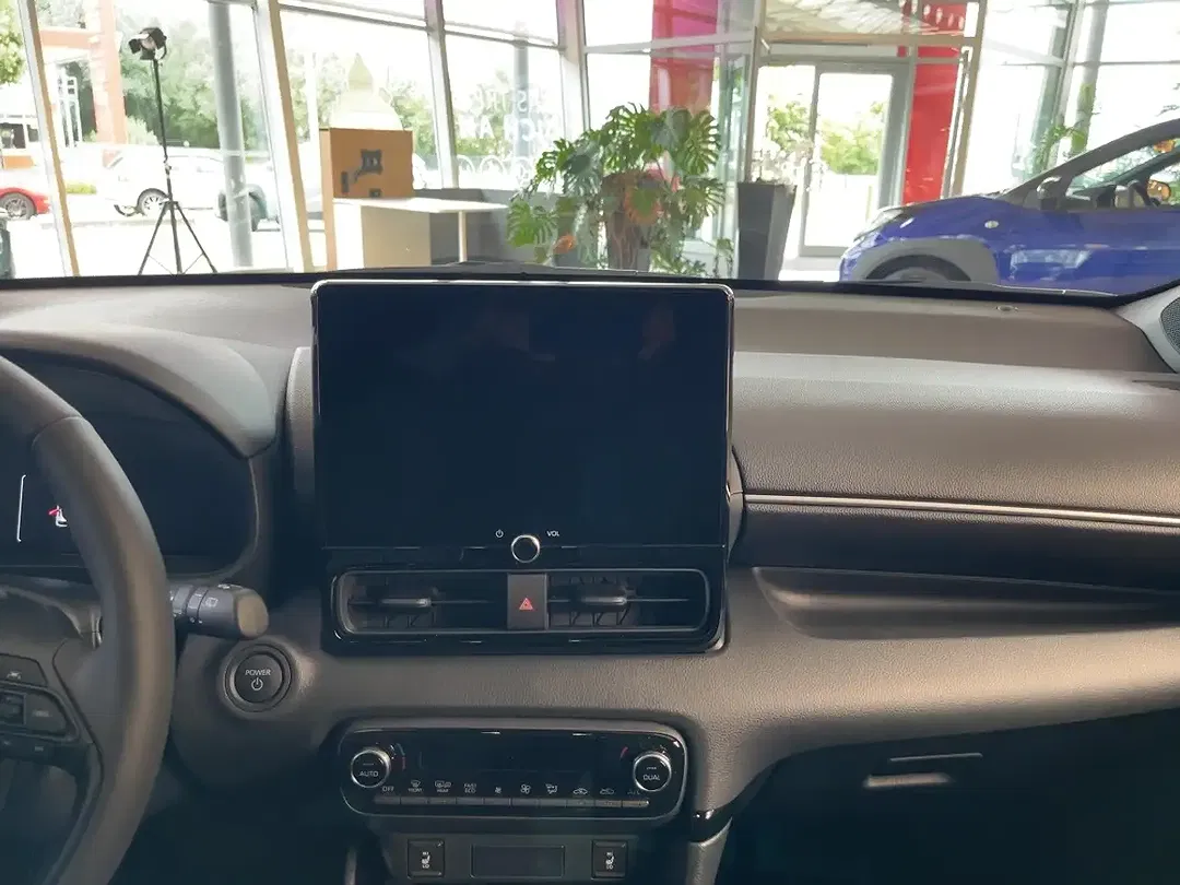 Toyota Yaris VVT-iE Hybrid - Thumbnail 10