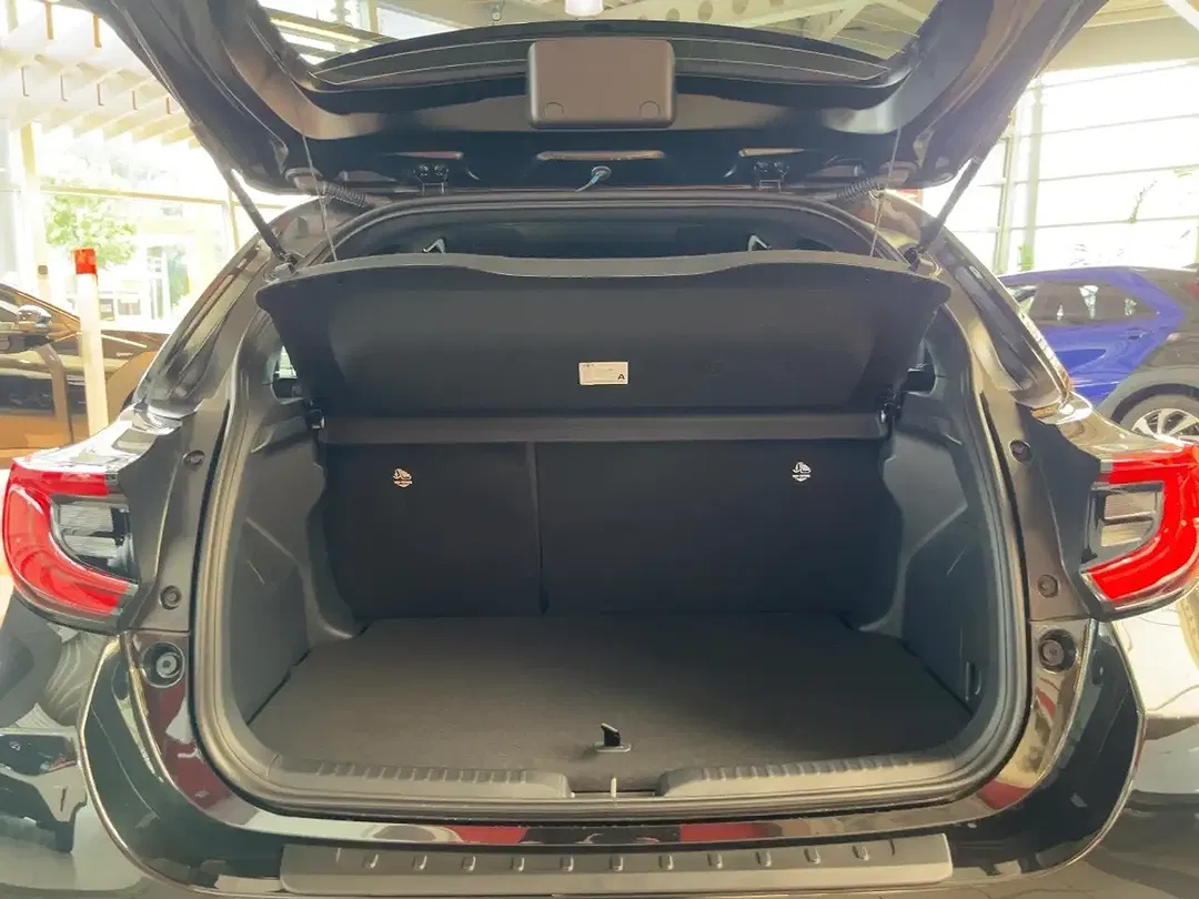 Toyota Yaris VVT-iE Hybrid - Thumbnail 13