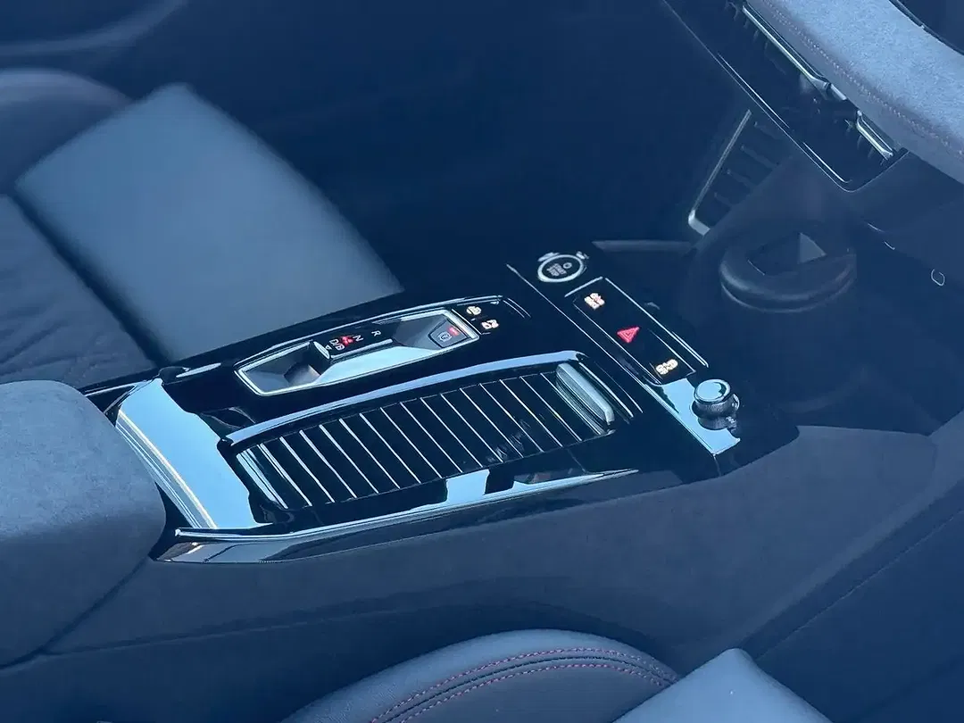 Audi Q6 e-tron performance S line - Thumbnail 12