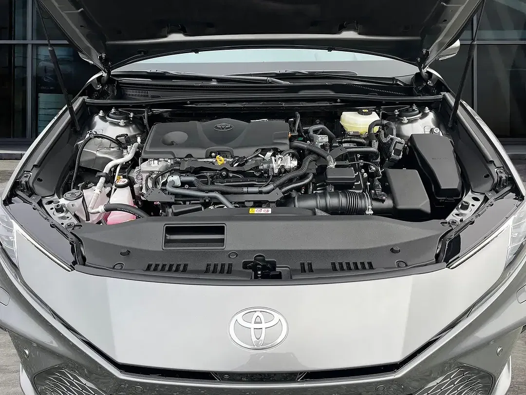 Toyota Camry Hybrid Executive - Thumbnail 8