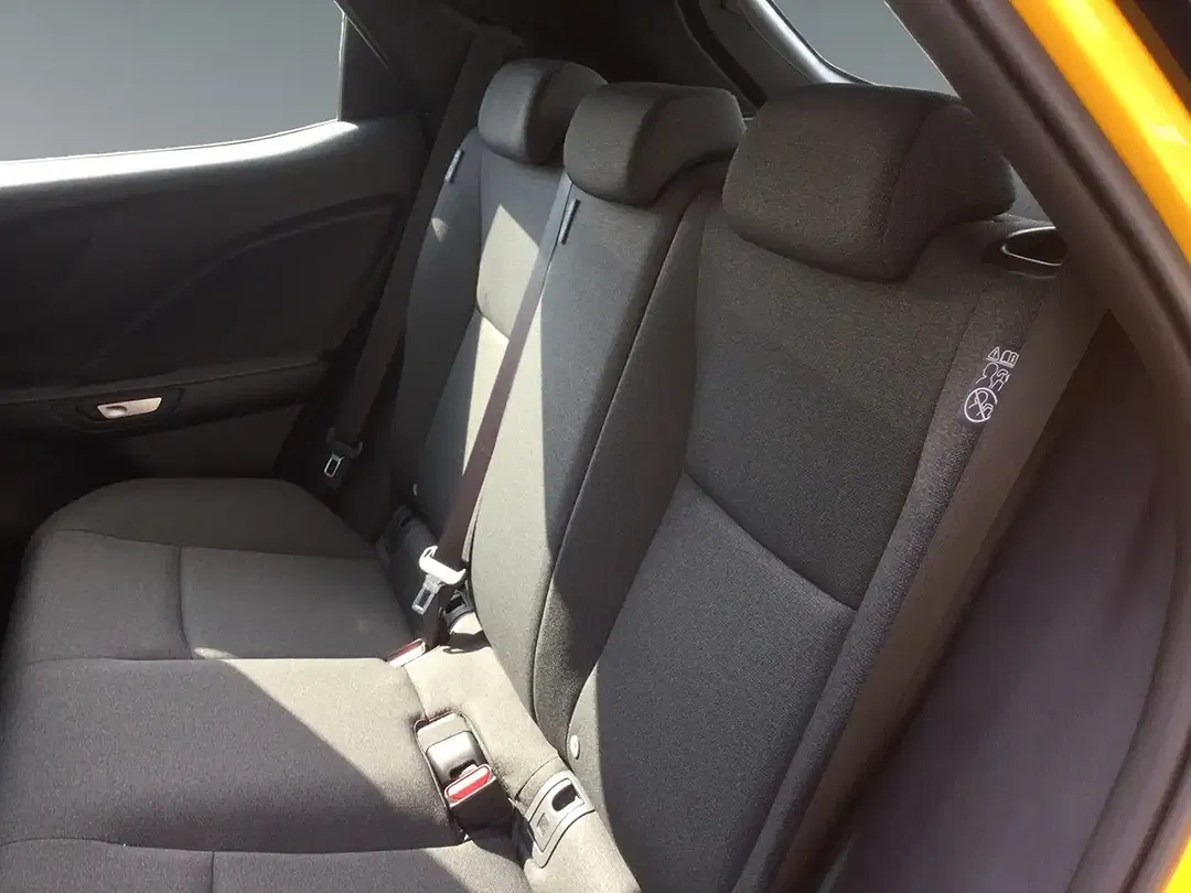 Lexus LBX Comfort - Thumbnail 12