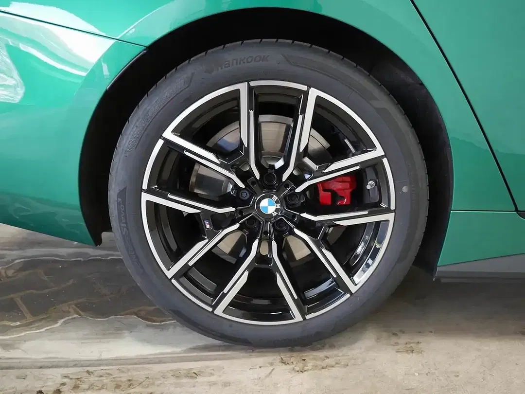 BMW i4 xDrive M M60 Individual - Thumbnail 6