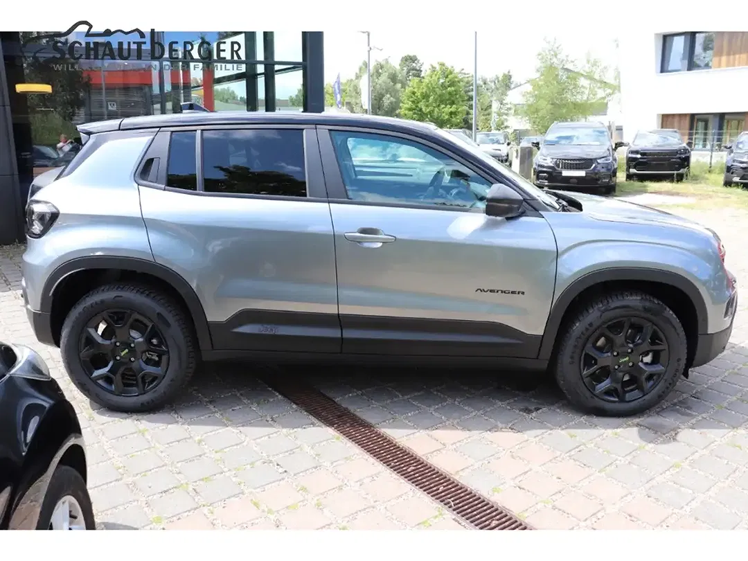 Jeep Avenger MHEV 4xe Overland - Thumbnail 10