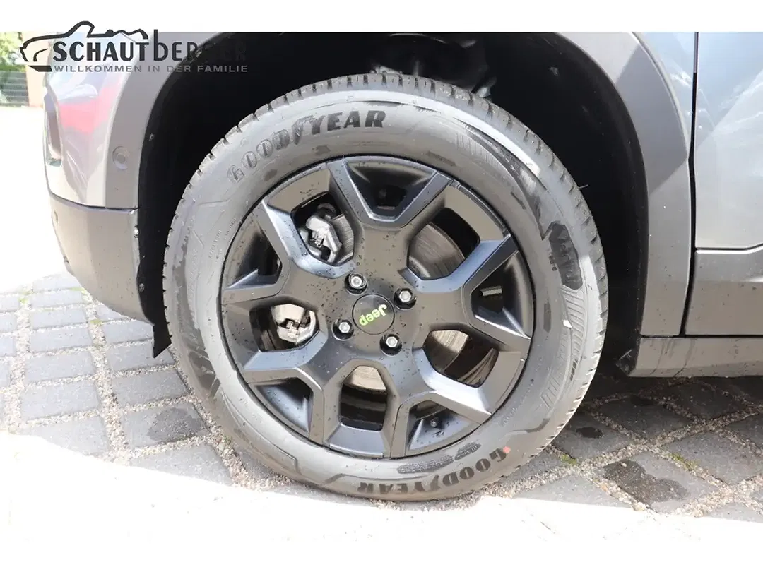 Jeep Avenger MHEV 4xe Overland - Thumbnail 11