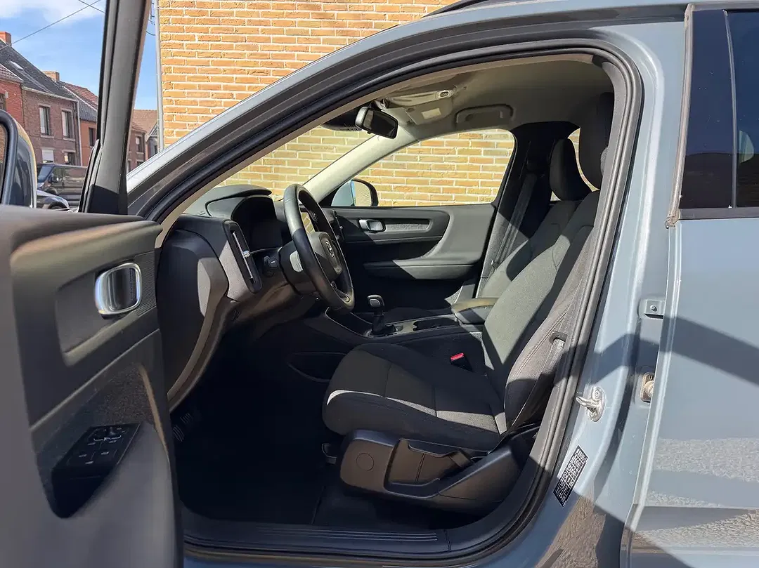 Volvo XC40 T2 1.5 - foto 15