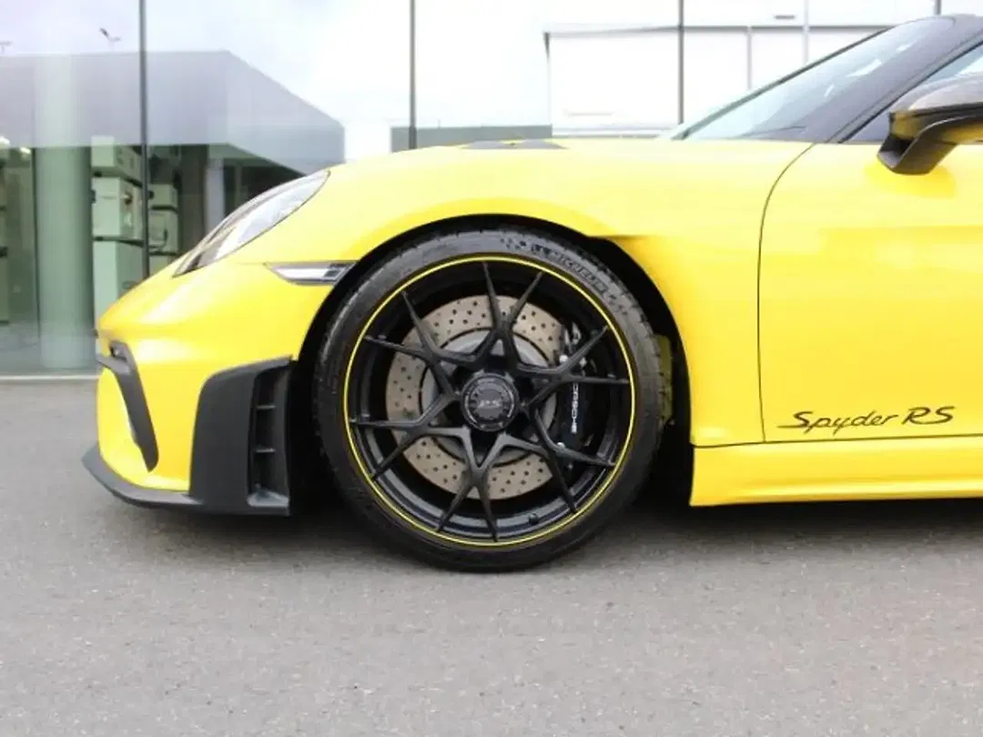 Porsche 718 Spyder RS - Thumbnail 9