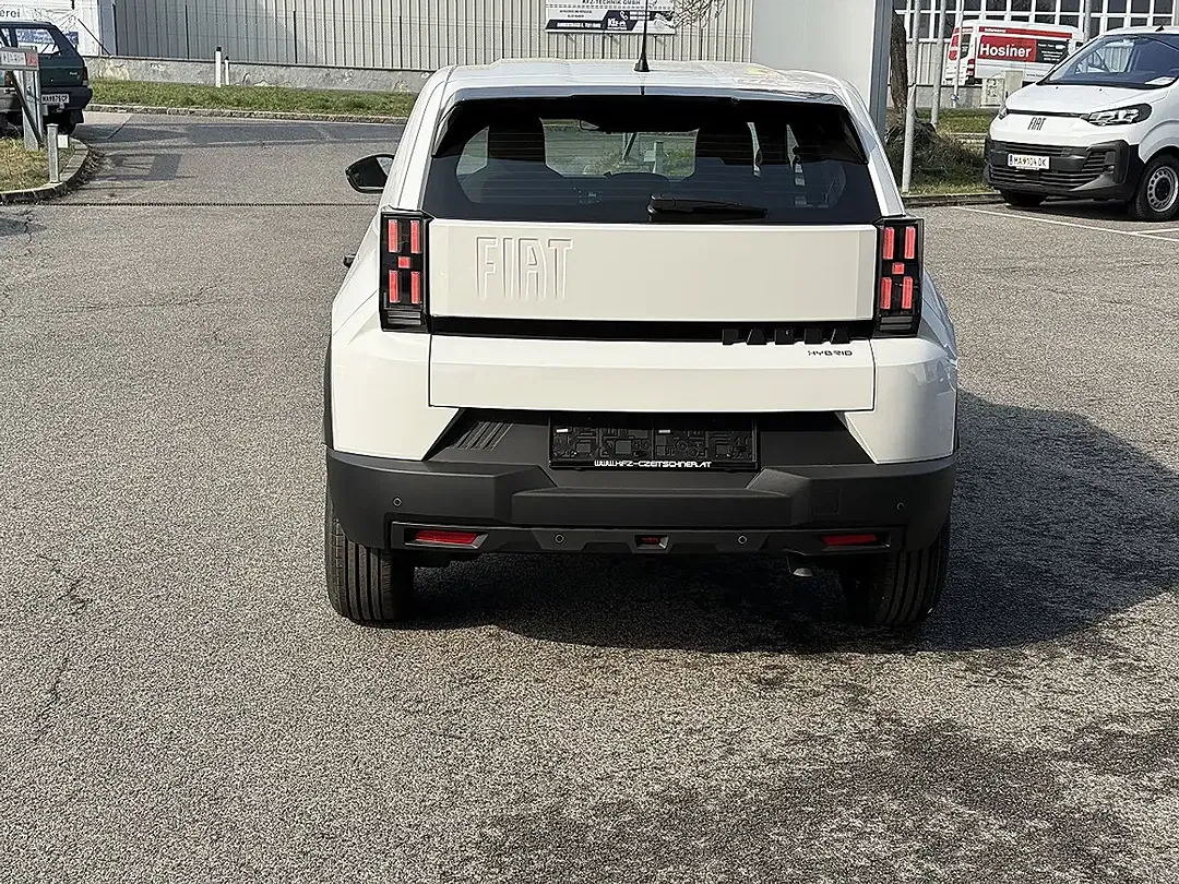 Fiat Grande Panda Hybrid MHEV Icon - Thumbnail 4