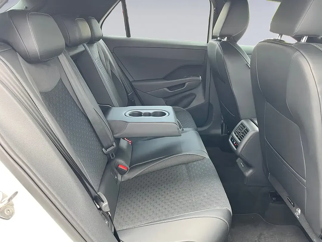 Volkswagen T-Roc 1.5 eTSI DSG R-Line - Thumbnail 7