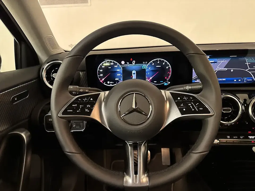 Mercedes-Benz A 180 - Thumbnail 8