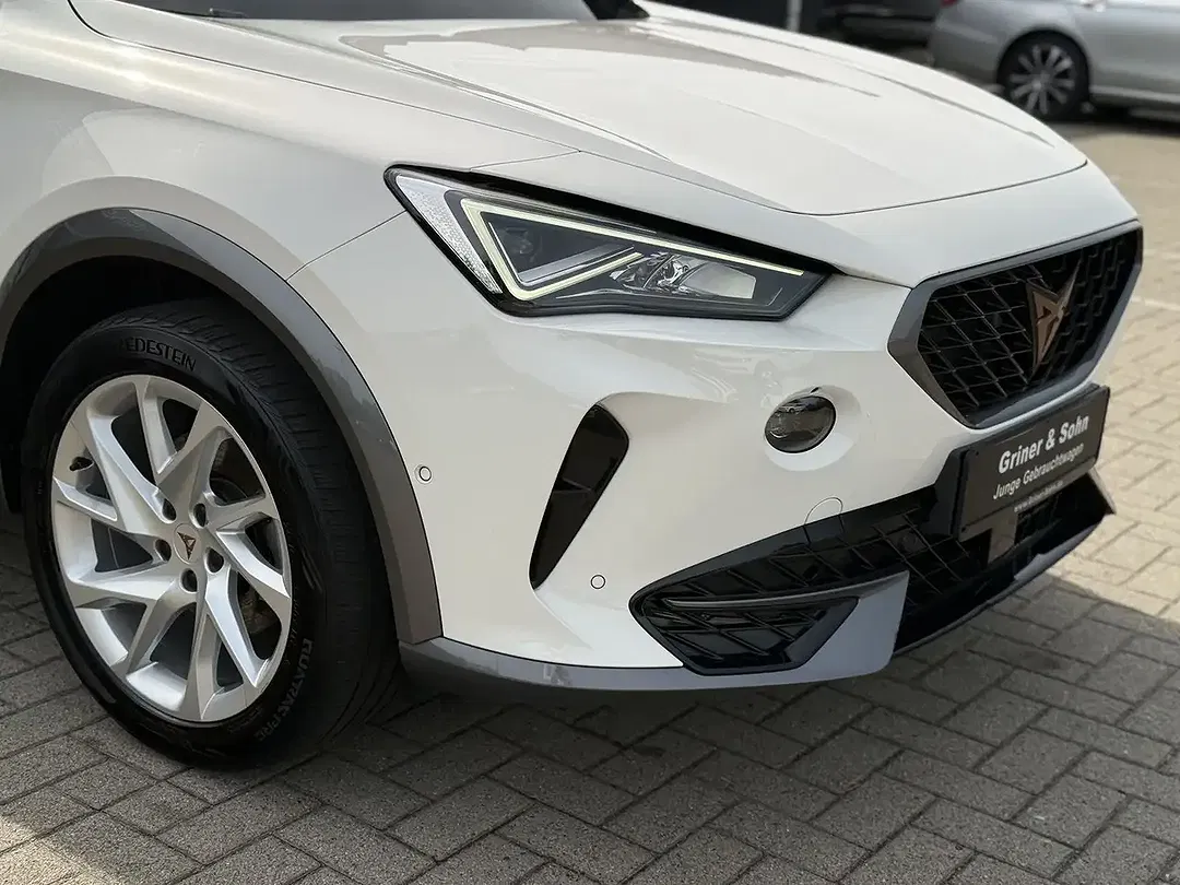 CUPRA Formentor PHEV - Thumbnail 5