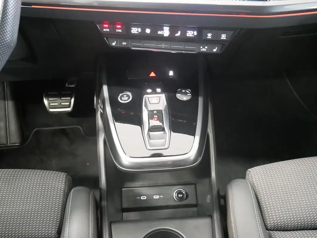 Audi Q4 e-tron 40 Matrix LED S line - Thumbnail 11