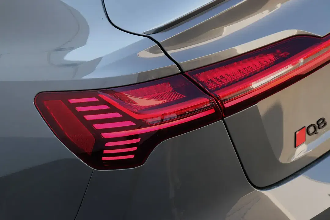 Audi Q8 e-tron 55 quattro competition Sportback - Thumbnail 12