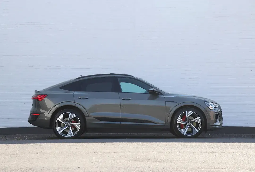 Audi Q8 e-tron 55 quattro competition Sportback - Thumbnail 3