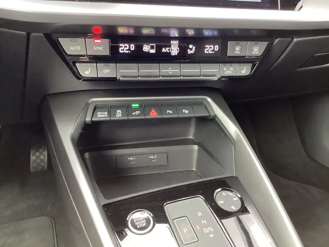 Audi A3 S tronic Sportback - Thumbnail 13