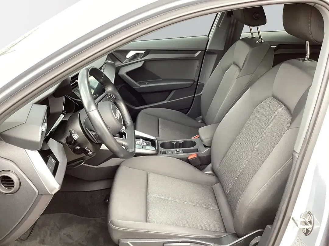 Audi A3 S tronic Sportback - Thumbnail 3