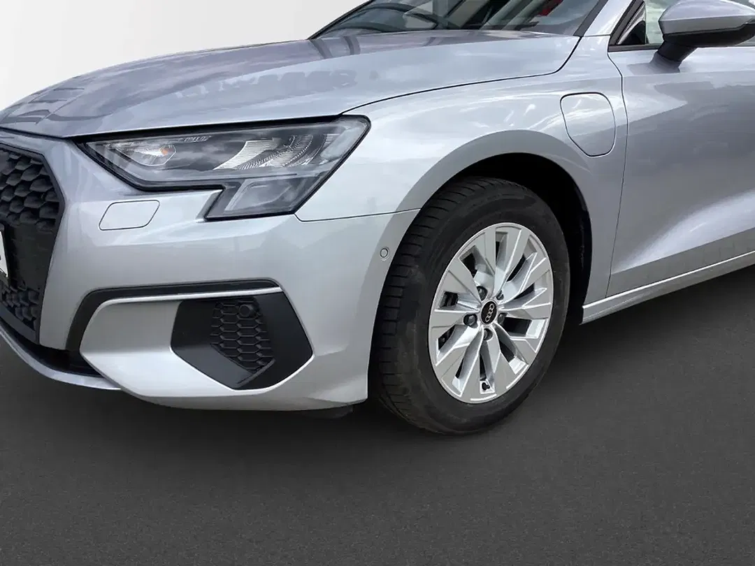Audi A3 S tronic Sportback - Thumbnail 4