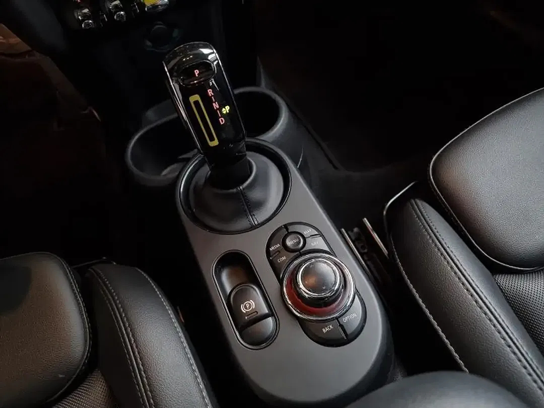 MINI Cooper SE - Thumbnail 10