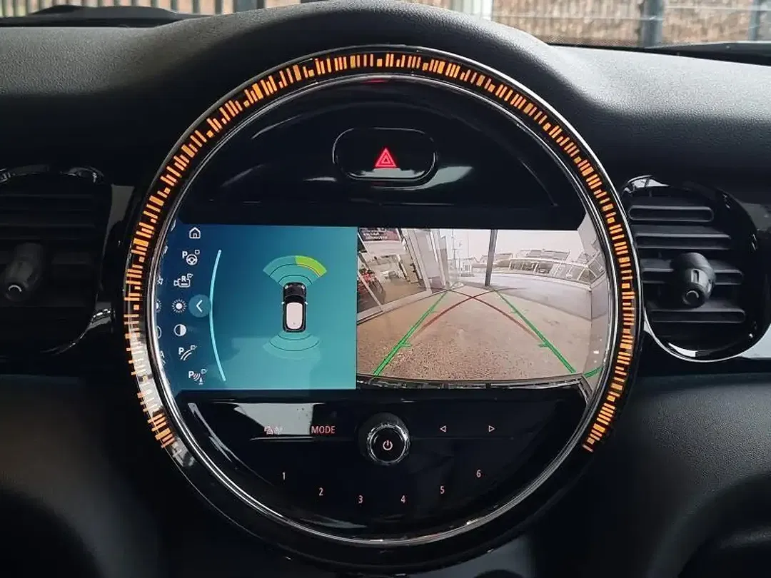 MINI Cooper SE - Thumbnail 12