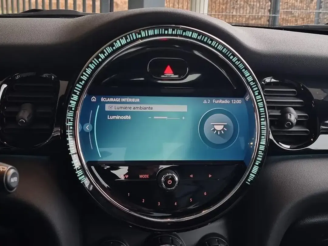 MINI Cooper SE - Thumbnail 14