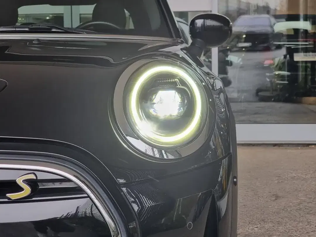 MINI Cooper SE - Thumbnail 15