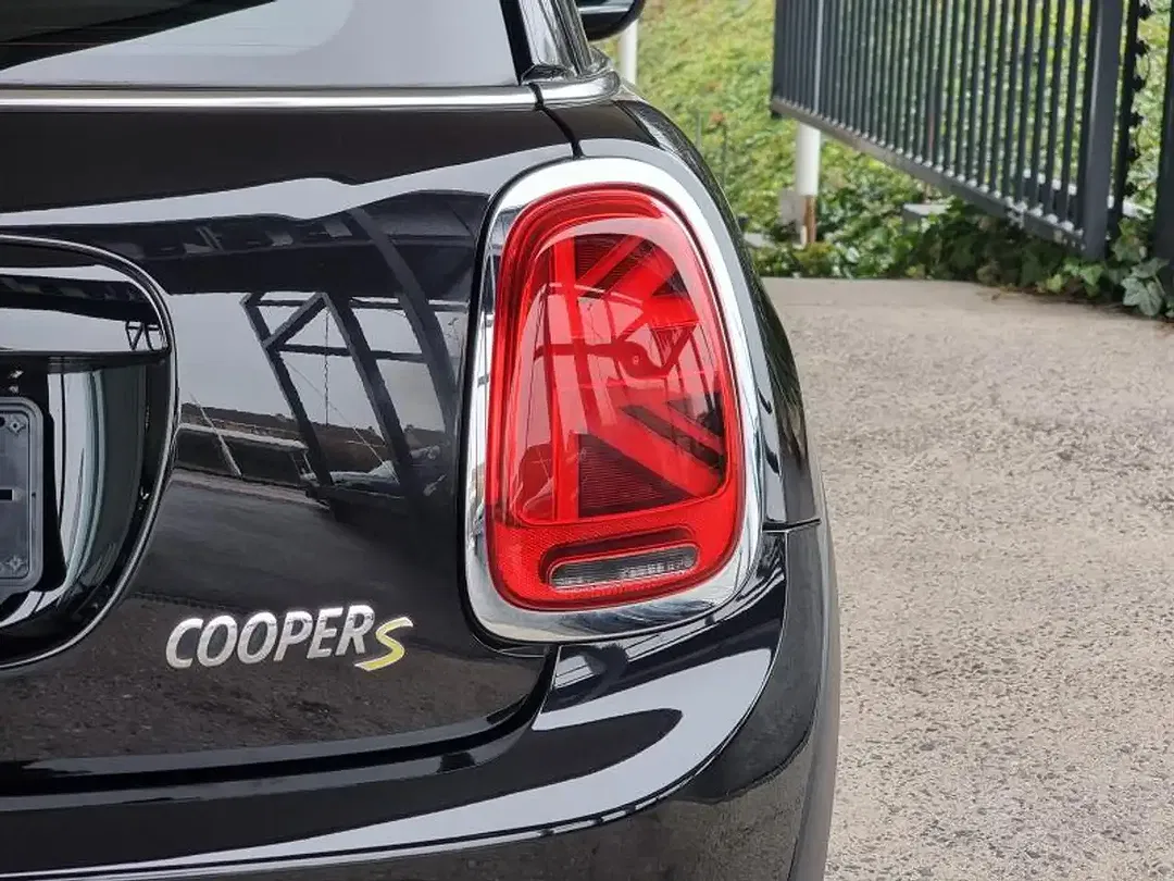 MINI Cooper SE - Thumbnail 16