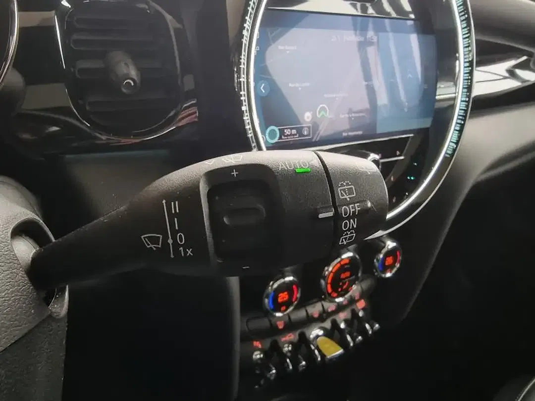 MINI Cooper SE - Thumbnail 21