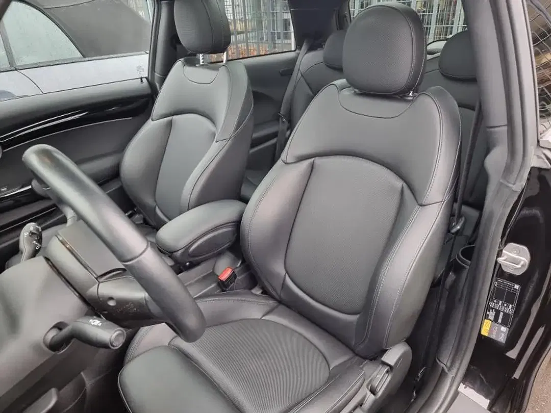 MINI Cooper SE - Thumbnail 23