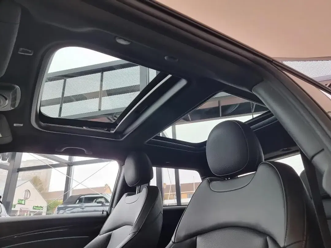 MINI Cooper SE - Thumbnail 24