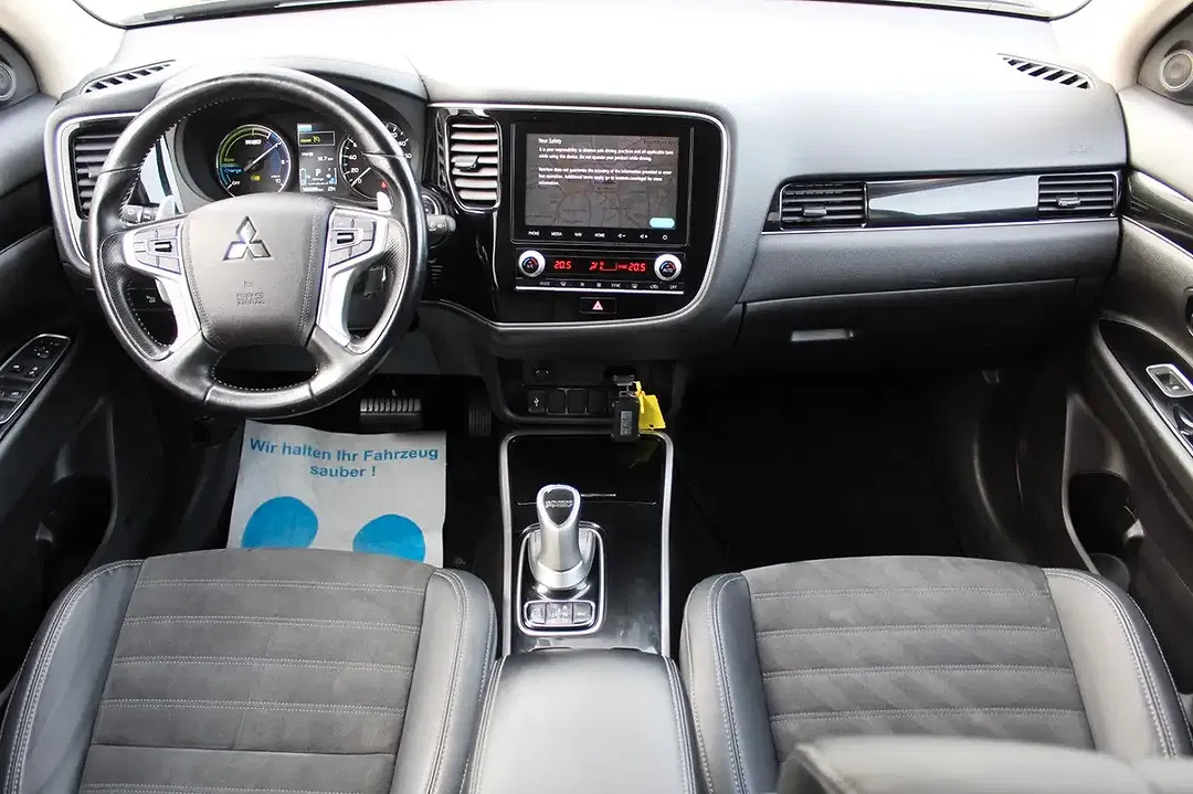 Mitsubishi Outlander 2.4 PHEV 4WD - Thumbnail 10