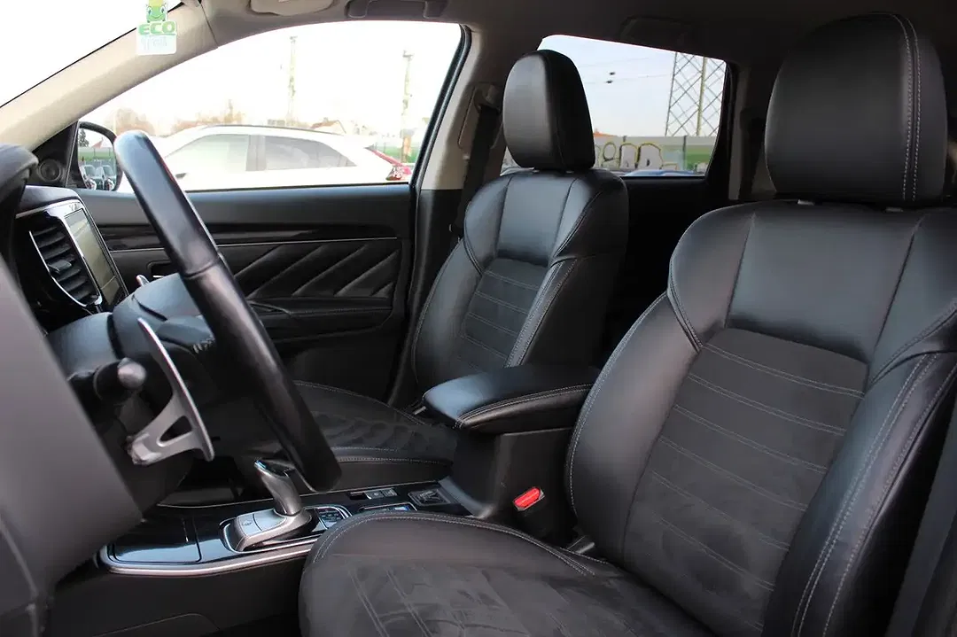 Mitsubishi Outlander 2.4 PHEV 4WD - Thumbnail 13